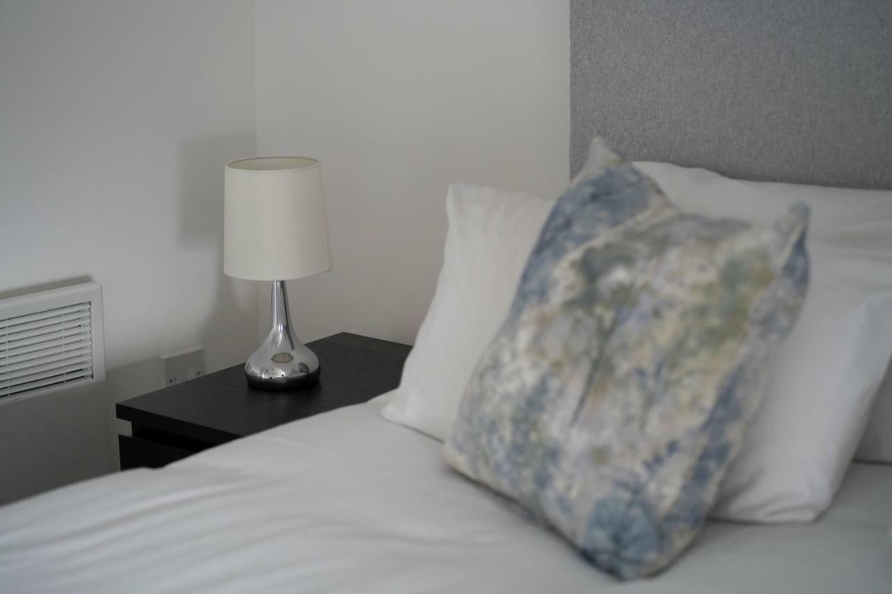 Greenstar Apartments - 2 Minute Walk Away Into City Centre - 6 Individual Flats - Next To Abertay University - 1 Bed 2 Bed & 3 Bedroom Flats - Fully Equipped - Short - Mid - Long Stays Welcome ダンディー エクステリア 写真