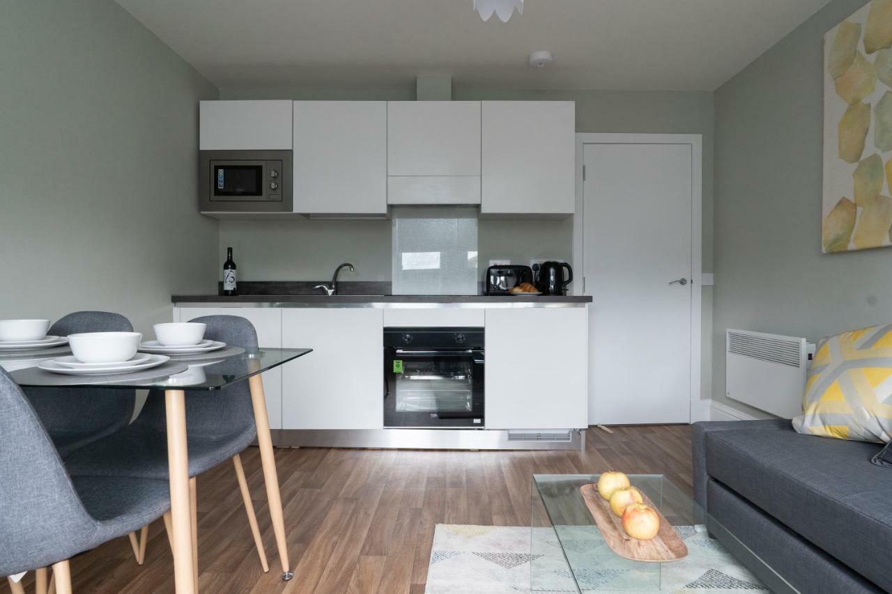 Greenstar Apartments - 2 Minute Walk Away Into City Centre - 6 Individual Flats - Next To Abertay University - 1 Bed 2 Bed & 3 Bedroom Flats - Fully Equipped - Short - Mid - Long Stays Welcome ダンディー エクステリア 写真