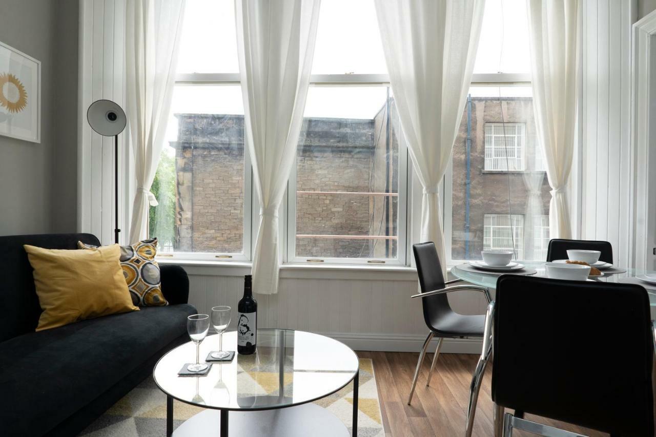 Greenstar Apartments - 2 Minute Walk Away Into City Centre - 6 Individual Flats - Next To Abertay University - 1 Bed 2 Bed & 3 Bedroom Flats - Fully Equipped - Short - Mid - Long Stays Welcome ダンディー エクステリア 写真
