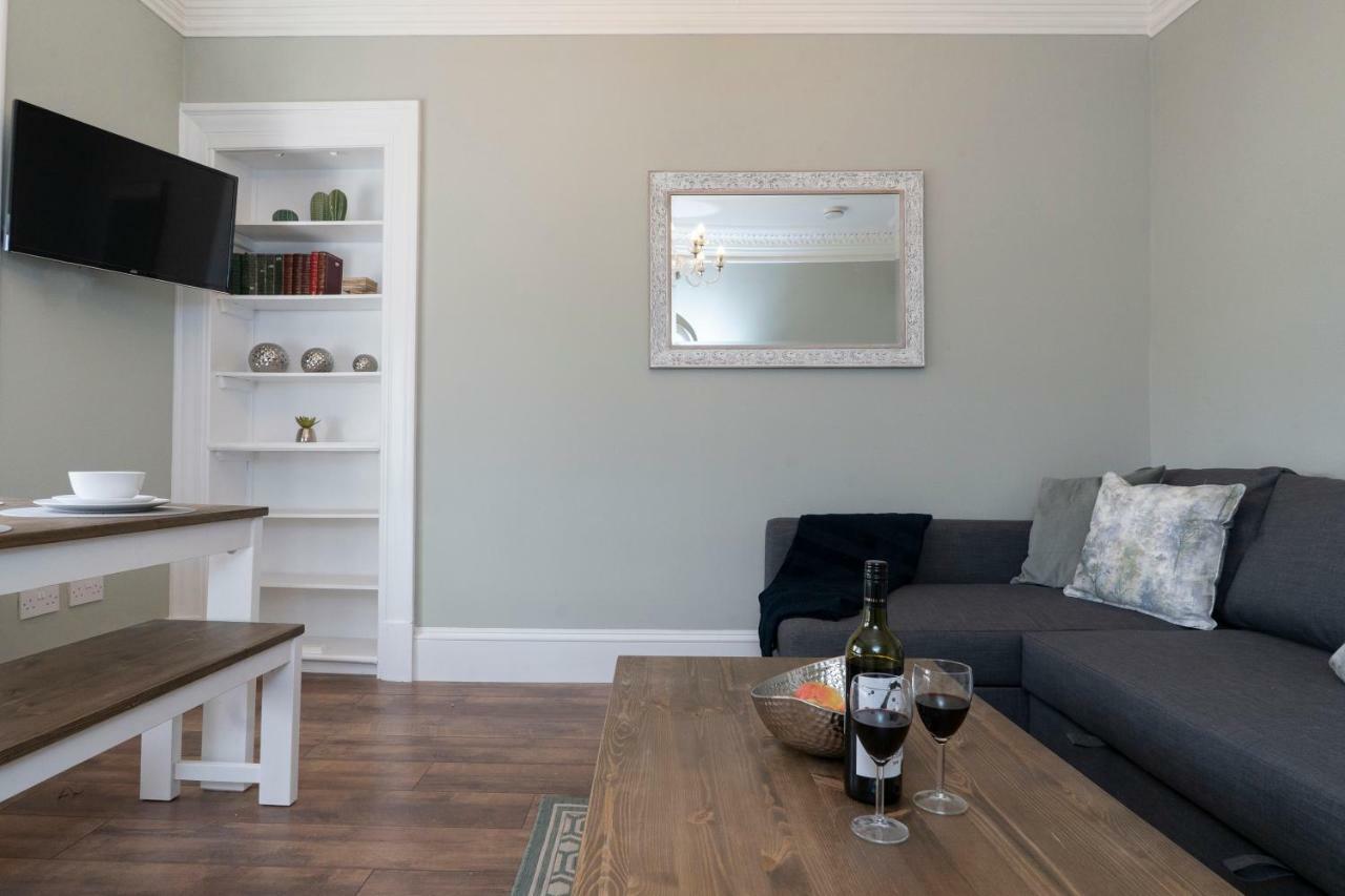 Greenstar Apartments - 2 Minute Walk Away Into City Centre - 6 Individual Flats - Next To Abertay University - 1 Bed 2 Bed & 3 Bedroom Flats - Fully Equipped - Short - Mid - Long Stays Welcome ダンディー エクステリア 写真